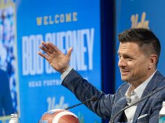 Prečo futbalový tréner UCLA Bob Chesney verí, že Bruins vyhrajú Prečo futbalový tréner UCLA Bob Chesney verí, že Bruins vyhrajú