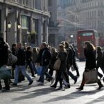 Prečo klesá pracovná migrácia do bohatých krajín? | Správy o migrácii