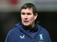 Prečo klub EFL chce opakovanie zápasu po „hrubej nekompetentnej“ hlavnej chybe rozhodcu Nigel Clough sa pozerá