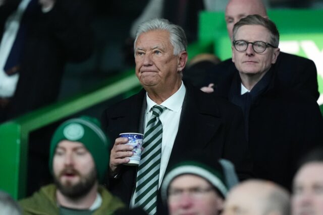 Predseda Celticu opustil klub po tom, čo dostal „neúnosné“ úrovne Peter Lawwell opúšťa Celtic s Wilfredom Nancy, ktorý sa trápi pri kormidle (Getty Images)