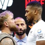 Jake Paul a Anthony Joshua hľadia dolu