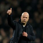 Premier League 2025-26: Slot vidí známky zlepšenia Liverpoolu v chaotickom víťazstve Tottenhamu, ale smúti nad zranením Isaka