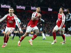 Premier League: Arsenal rozdrvil Villu, aby potvrdil titul Premier League: Arsenal rozdrvil Villu, aby potvrdil titul