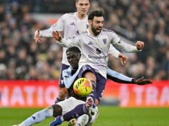 Premier League: Bruno Fernandes utrpel zranenie v zápase Man United proti Aston Ville Premier League: Bruno Fernandes utrpel zranenie v zápase Man United proti Aston Ville