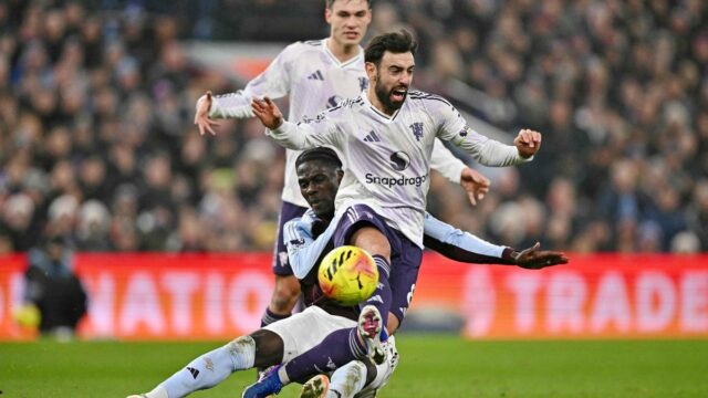 Premier League: Bruno Fernandes utrpel zranenie v zápase Man United proti Aston Ville
