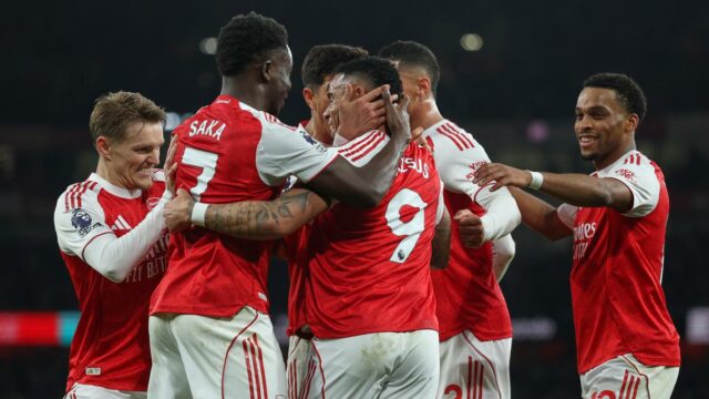 Premier League: Dva vlastné góly ušetrili červenanie Arsenalu, keď porazil Premier League: Dva vlastné góly ušetrili červenanie Arsenalu, keď porazil Wolverhampton Wanderers 2:1