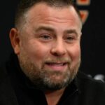 Prepustený asistent trénera Maple Leafs Savard urobil po odchode z Toronta zaujímavú zmenu na sociálnych sieťach