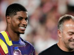 Prestupová realita Marcusa Rashforda ako finančného experta víta „dvojitú výhodu“ predaja v Man Utd Marcus Rashford z FC Barcelona a hlavný tréner Barcelony Hansi Flick sú prítomní počas zápasu LaLiga EA Sports 2025/26 medzi Rayo Vallecano a Barcelonou.