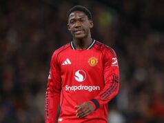 Prestupová teória vydaná ako Kobbie Mainoo je vyzvaný, aby opustil Man Utd Kobbie Mainoo z Manchestru United počas zápasu Premier League medzi Manchestrom United a Evertonom na Old Trafford 24. novembra 2025 v Manchestri v Anglicku