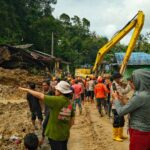 Preživší si spomínajú na teror zo zosuvov pôdy z cyklónu na severnej Sumatre | Správy o počasí