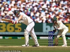 RAŇAJKY ASHES: Austrália sa opäť zrútila, keď Anglicko spečatilo vzácne dvojdňové víťazstvo vo štvrtom teste Ashes, Gus Atkinson odkulhal – a prečo je Cameron Green v palebnej línii Stíhaciu jazdu Anglicka začali búrlivo Zak Crawley (na obrázku) a Ben Duckett, ktorí sa dostali do rebríčka 50 len za 6,5 prevýšení.