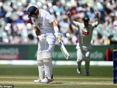 RAŇAJKY ASHES: Zdržiavacia taktika Zaka Crawleyho priťahuje buchot, keď Anglicko bojuje o záchranu tretieho testu, bývalý austrálsky kapitán demonštruje svoj dôvtip a Travis Head si vyslúži ďalšie ocenenie Strata Joea Roota bola veľkou ranou pre slabé nádeje Anglicka na záchranu tretieho testu