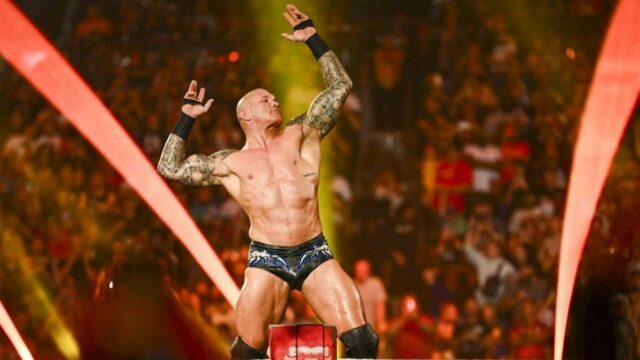 Randy Orton založí novú frakciu s dvoma neprítomnými WWE SmackDown Superstars? Skúmanie možnosti
