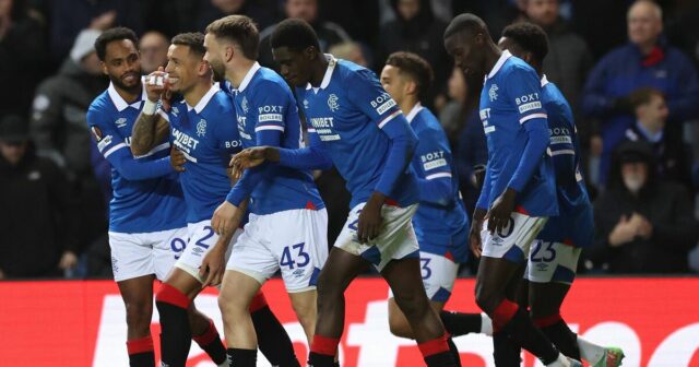 Rangers riskujú, že budú vyhodení z Európy, pretože rozhodnutie UEFA Rangers riskujú, že budú vyhodení z Európy, pretože rozhodnutie UEFA uvádza majiteľov do pohotovosti | Futbal | Šport