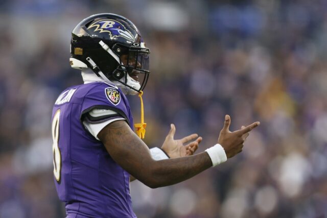 Ravens QB Lamar Jackson sa vracia do praxe NFL: Pittsburgh Steelers v Baltimore Ravens