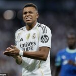 Kylian Mbappe je pripravený na kúzlo na vedľajšiu koľaj, ktoré môže trvať minimálne tri týždne