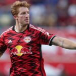 Red Bulls opätovne podpísal zmluvu s veteránom D Timom Parkerom pre sezónu 2026