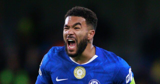 Reece James okamžite zasiahne Chelsea, keď Enzo Maresca povedal presne Reece James z Chelsea počas fázy MD5 zápasu Ligy majstrov UEFA 2025/26 medzi Chelsea FC a FC Barcelona na Stamford Bridge 25. novembra 2025 v Londýne, Anglicko