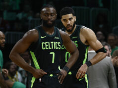 Reportér Celtics opúšťa fanúšikov Jaysona Tatuma s odvážnym komentárom Jaylen Brown logo pochodového šialenstva