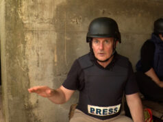 Reportér al-Džazíry sa ukrýva uprostred ostreľovania na thajsko-kambodžskej hranici | Správy Reportér al-Džazíry sa ukrýva uprostred ostreľovania na thajsko-kambodžskej hranici | Správy