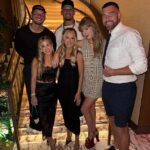 Travis Kelce, Patrick a Brittany Mahomesovci a Taylor Swift na snímke spolu na 1587 Prime