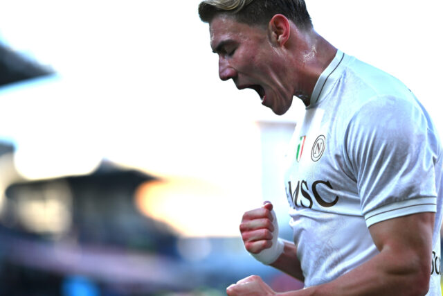 Riaditeľ Neapolu potvrdil, že Hojlund sa do Man United nevráti Riaditeľ Neapolu potvrdil, že Hojlund sa do Man United nevráti