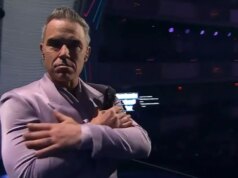Robbie Williams vytiahne oslavu Colea Palmera na žrebe majstrovstiev sveta, keď hviezda Chelsea poslala správu Robbie Williams vystupuje na pódiu