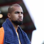 Robert Sanchez z Chelsea sa pozerá pred zápasom Premier League medzi Bournemouthom a Chelsea na Vitality Stadium 6. decembra 2025 v Bournemouth v Anglicku.