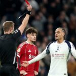 Xavi Simons bol prepustený počas prvého polčasu porážky Tottenhamu v Premier League 2:1 od Liverpoolu