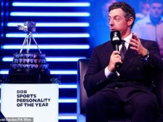 Rory McIlroy dostane emócie počas rozhovoru BBC pre športovú osobnosť roka o „inšpiratívnych“ otcoch obetí vrážd v Southporte Rory McIlroy dostane emócie počas rozhovoru BBC pre športovú osobnosť roka o „inšpiratívnych“ otcoch obetí vrážd v Southporte