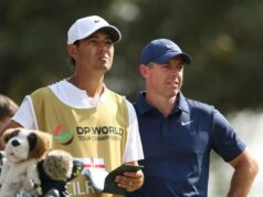 Rory McIlroy odhaľuje vzácny darček od dlhoročného nosiča Harryho Diamonda po historickom víťazstve na Masters 2025 Rory McIlroy odhaľuje vzácny darček od dlhoročného nosiča Harryho Diamonda po historickom víťazstve na Masters 2025