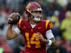 Rozohrávač USC Jayden Maiava sa vracia na sezónu 2026 Rozohrávač USC Jayden Maiava sa vracia na sezónu 2026