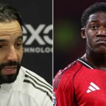 MANCHESTER, ANGLICKO – 15. DECEMBRA: Kobbie Mainoo z Manchestru United počas zápasu Premier League medzi Manchestrom United a Bournemouthom na Old Trafford 15. decembra 2025 v Manchestri v Anglicku. (Foto: Marc Atkins/Getty Images)