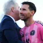 SLEDUJ: Lionel Messi zdvihol nad hlavu trofej, keď Inter Miami vyhral prvý titul v MLS Cupe