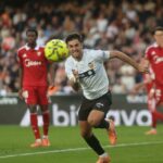 Valencia a Sevilla bojovali o horkosladkú bodku.