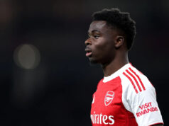 Saka dosiahol nový míľnik pre Arsenal s asistenciou v súboji v Brightone 📊 Saka dosiahol nový míľnik pre Arsenal s asistenciou v súboji v Brightone