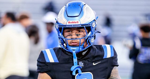 Santa Margarita linebacker Dash Fifita je silná prítomnosť
