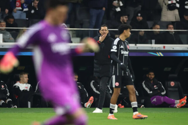 Šéf Eintrachtu Frankfurt priznáva frustráciu po porážke Barcelony – „Škoda prehrať zápas zo štandardky“
