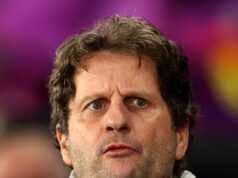 Šéf Matildas prirovnáva austrálsky futbal k „dvom čajkám bojujúcim o horúci čip“ Tréner Matildas Joe Montemurro (na obrázku) urobil niekoľko vášnivých komentárov o stave austrálskeho futbalu