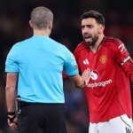 Manchester United chce stretnutie s Howardom Webbom.