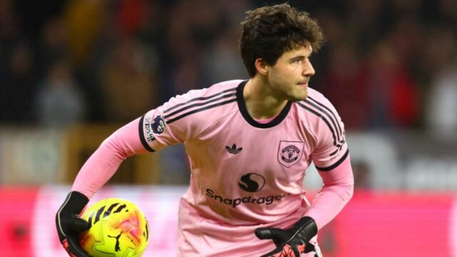 Senne Lammens vs Altay Bayindir: čo hovoria údaje Man Utd Senne Lammens vs Altay Bayindir: čo hovoria údaje Man Utd o vzdialenosti kopania a úsporách