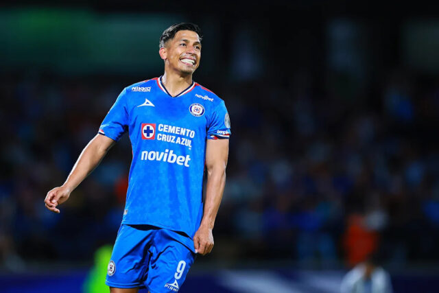 ⚠️ Sepúlveda na pokraji vstupu do Chivas Download app from appStore