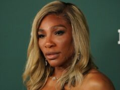 Serena Williamsová urobila krok potrebný k návratu k profesionálnemu tenisu tým, že opäť vstúpila do medzinárodného antidopingového testovacieho fondu Williamsová máva fanúšikom po prehre s Ajlou Tomljanovičovou v 3. kole US Open. - John Minchillo/AP