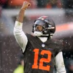 Shedeur Sanders prehral s Titans 4 touchdowny, tréner Browns čelí kritike