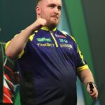 Luke Littler prezradil, ako podstúpil veľkú korekčnú operáciu očí ako mladík