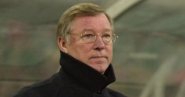 Manažér Manchestru United Sir Alex Ferguson počas Ligy majstrov UEFA, zápasu skupiny A medzi Bayernom Mníchov a Manchestrom United na Olympijskom štadióne v Mníchove. 