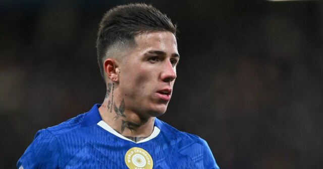 Skrátil som si dovolenku, aby som sa osobne ospravedlnil spoluhráčom Enzo Fernandez v akcii za Chelsea proti Arsenalu