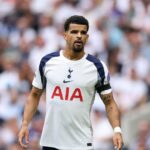 Dominic Solanke počas zápasu Premier League medzi Tottenhamom Hotspur a Burnley na štadióne Tottenham Hotspur.