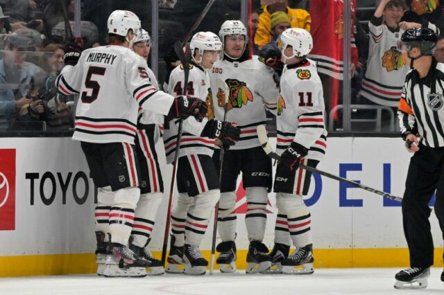 Spencer Knight zastaví 26 striel ako Blackhawks egde Kings

