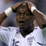 Leroy Lita reaguje po premeškaní šance hrať za Anglicko do 21 rokov